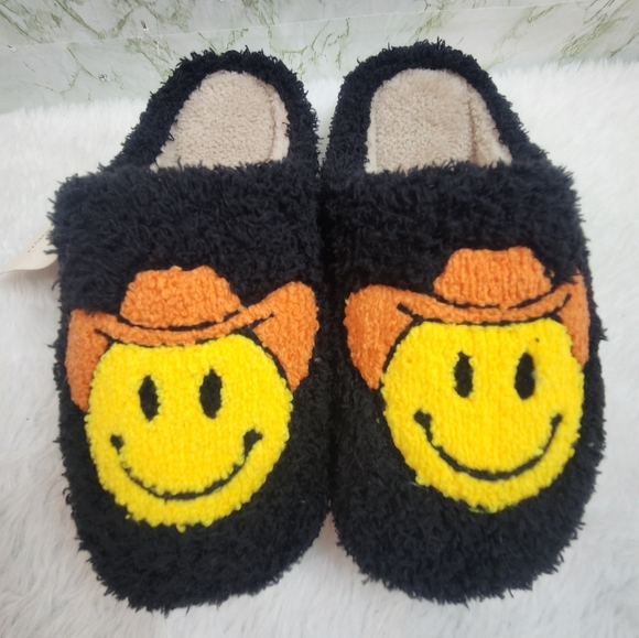 FADIVO Emoji Slippers - Picture 1 of 10